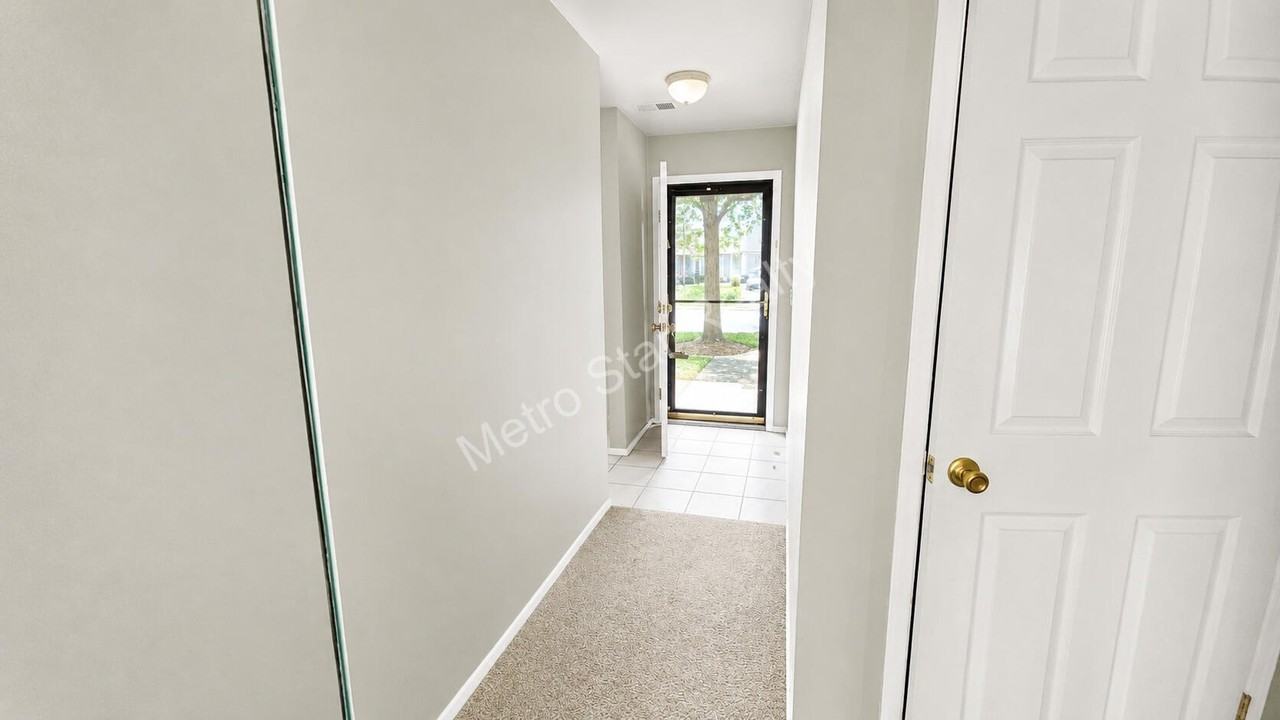 31548 Orchard Crk - Photo 2 of 19