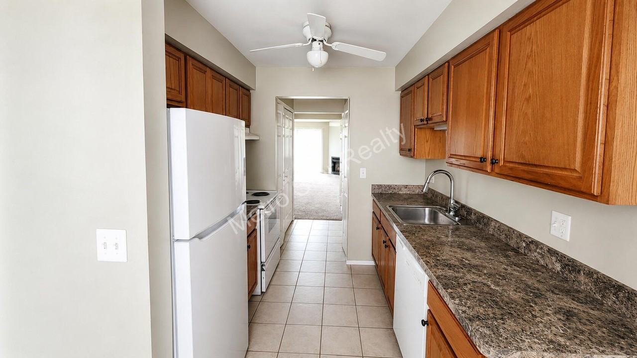 31548 Orchard Crk - Photo 3 of 19