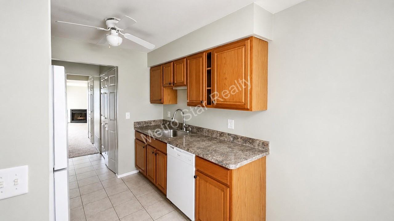 31548 Orchard Crk - Photo 4 of 19