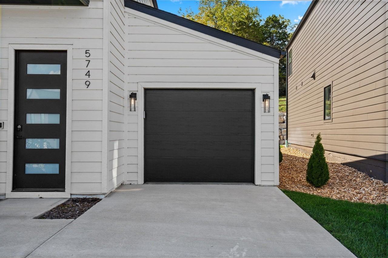 5749 S Trailside Circle - Photo 4 of 38