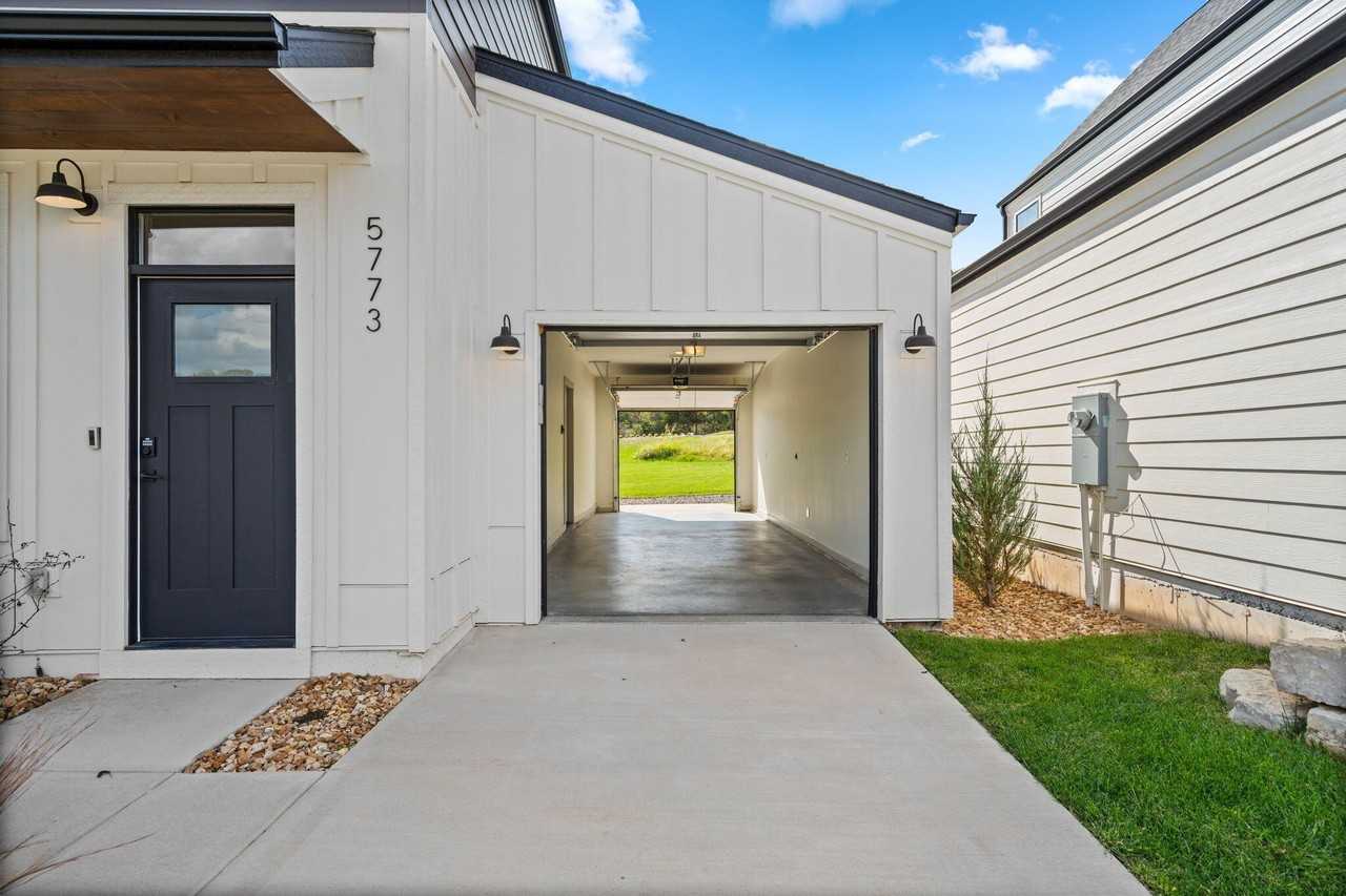 5773 S Trailside Circle - Photo 3 of 45