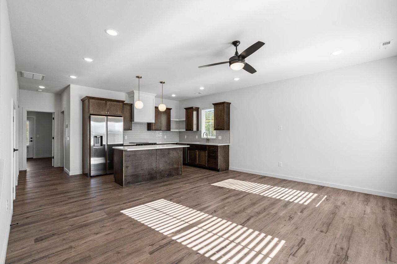 5740 Southwind Ave - Photo 6 of 41