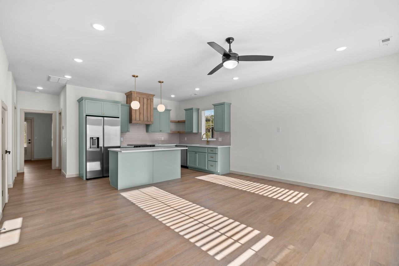 5716 Southwind Ave - Photo 6 of 43