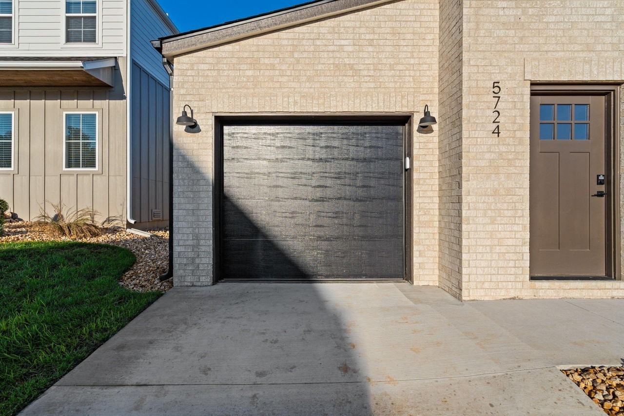 5724 Southwind Ave - Photo 3 of 41