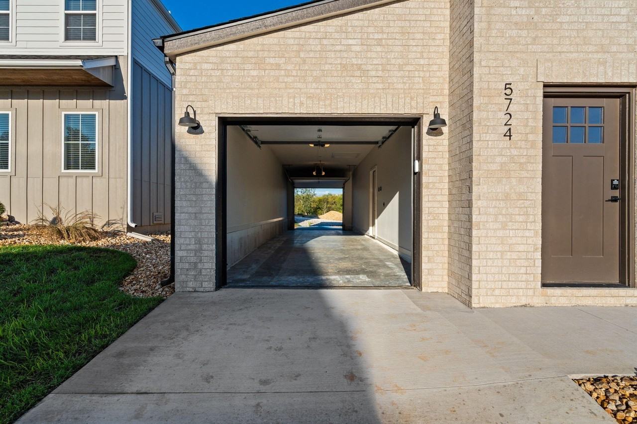 5724 Southwind Ave - Photo 4 of 41