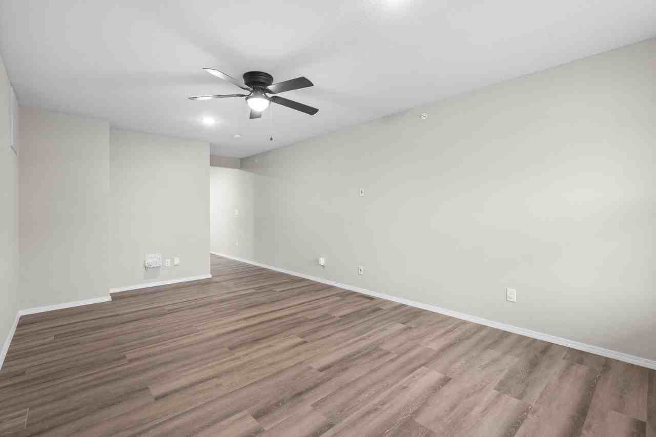 623 N Turner Ave - Photo 3 of 32