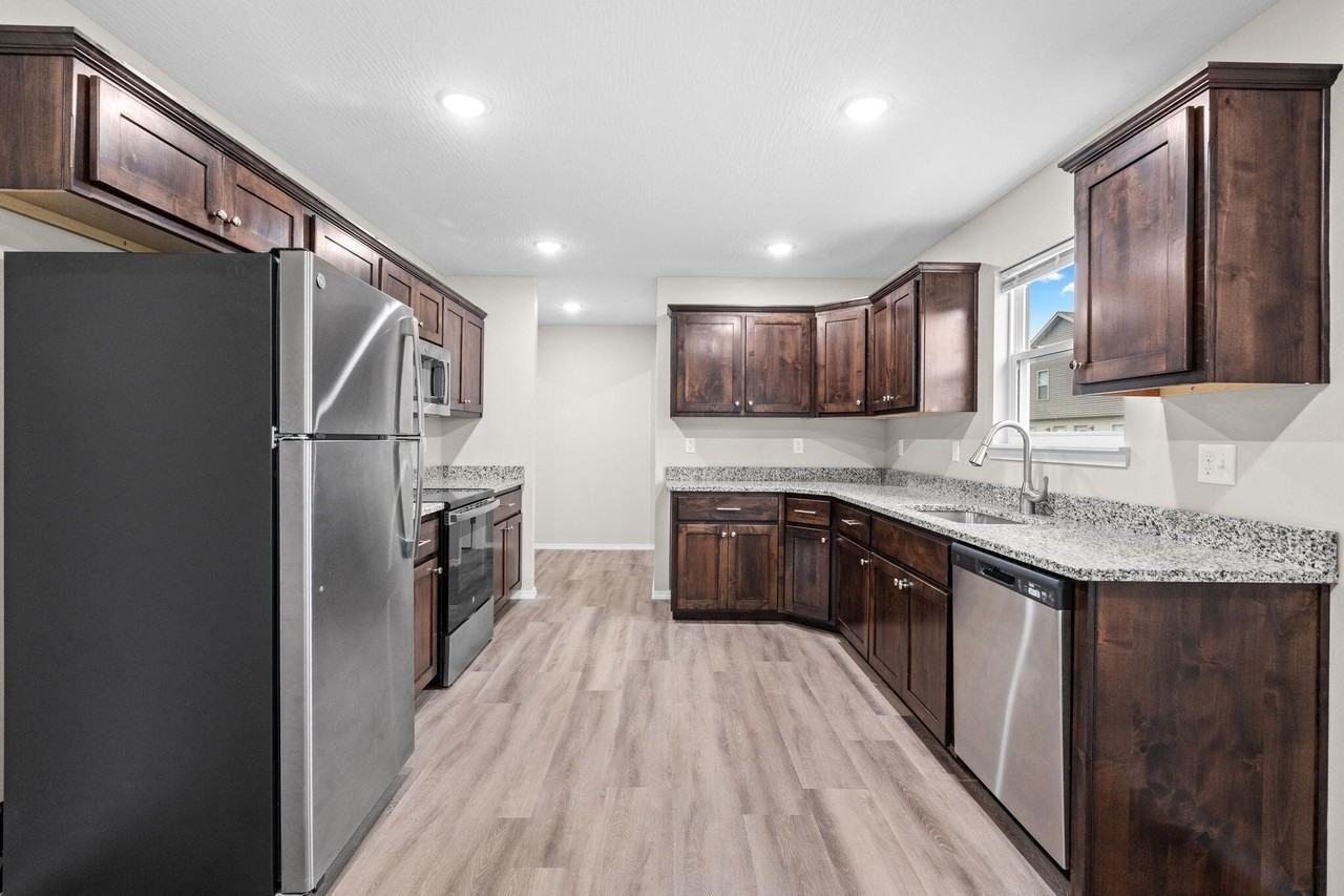 623 N Turner Ave - Photo 7 of 32