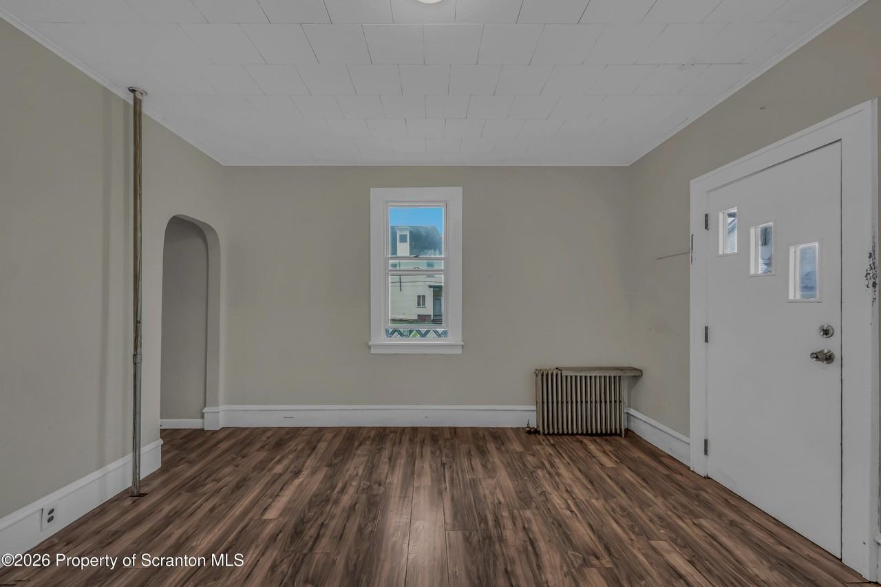 626 Swallow St - Photo 5 of 22
