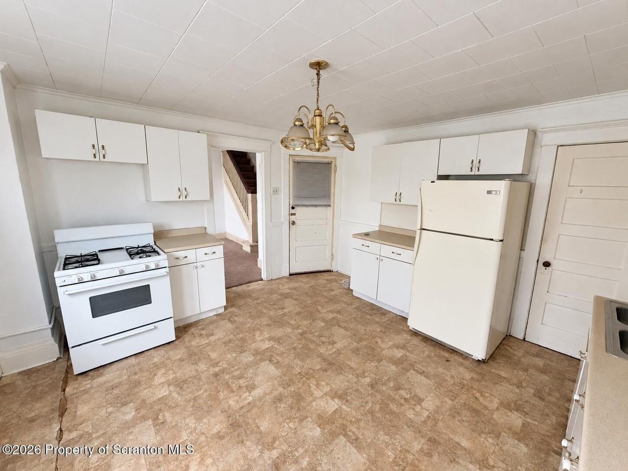 930 S Hanover St #3 - Photo 3 of 13