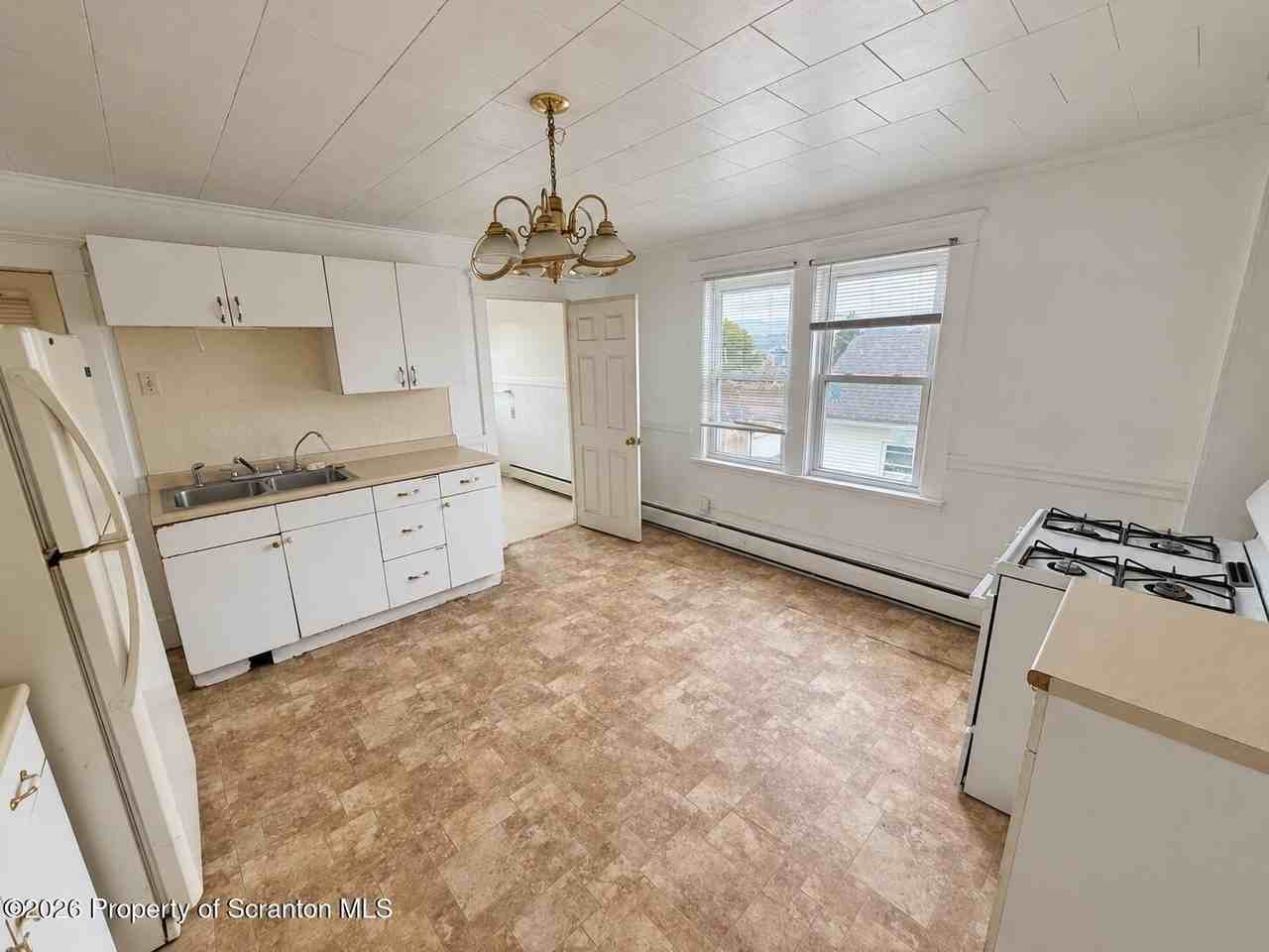 930 S Hanover St #3 - Photo 4 of 13