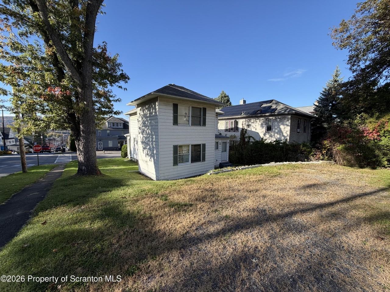 1002 Monroe Ave - Photo 2 of 43