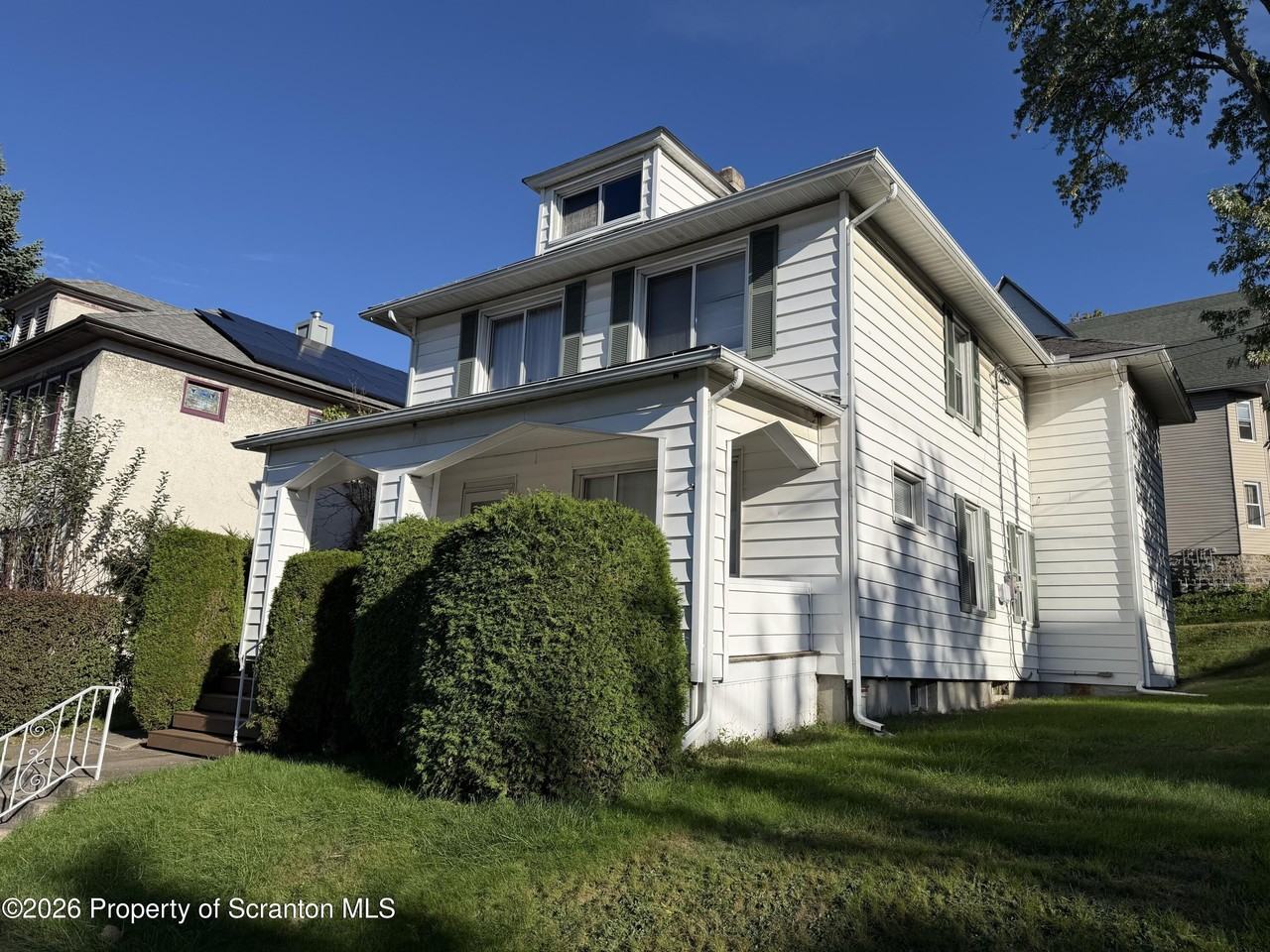 1002 Monroe Ave - Photo 4 of 43