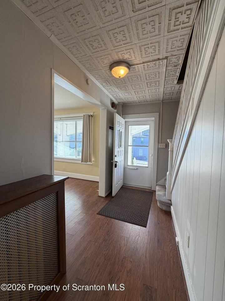 1002 Monroe Ave - Photo 7 of 43