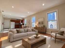featured image of 225 Ripley Pl #3