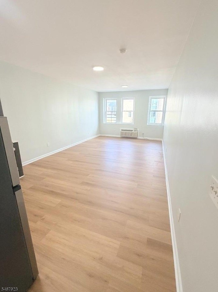 510 Clinton Ave #6 - Photo 2 of 6