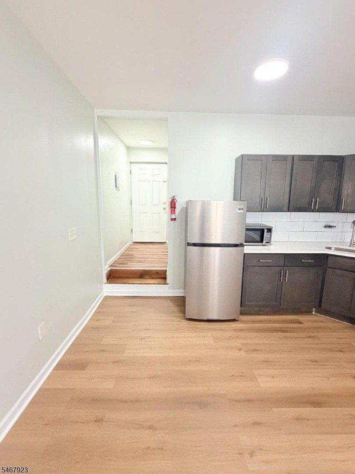 510 Clinton Ave #6 - Photo 3 of 6