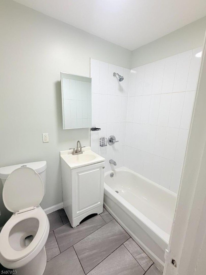 510 Clinton Ave #6 - Photo 5 of 6