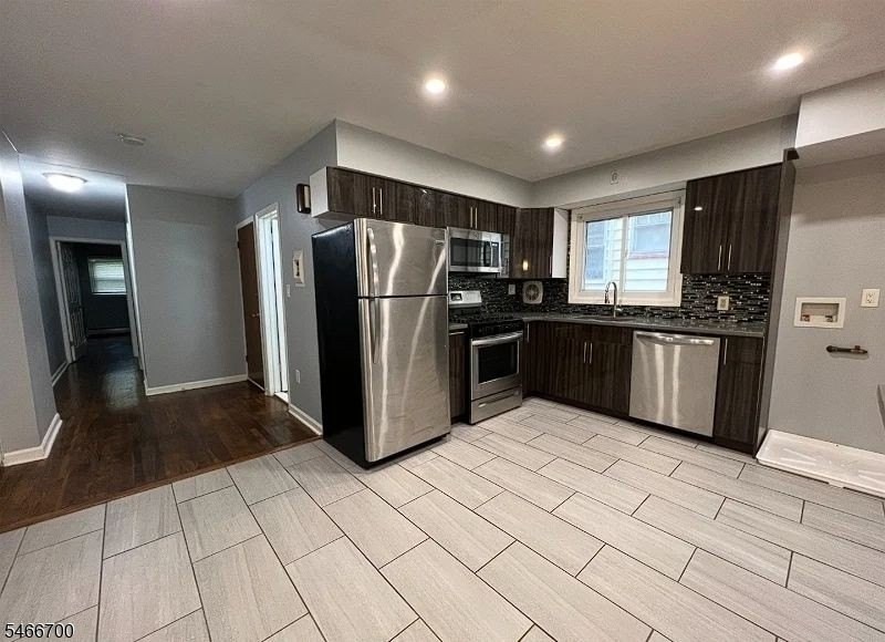 47 Smith St #1L - Photo 4 of 10