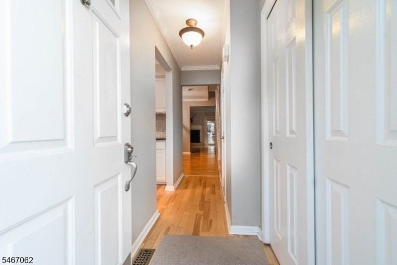 203 Salem Ct - Photo 2 of 27