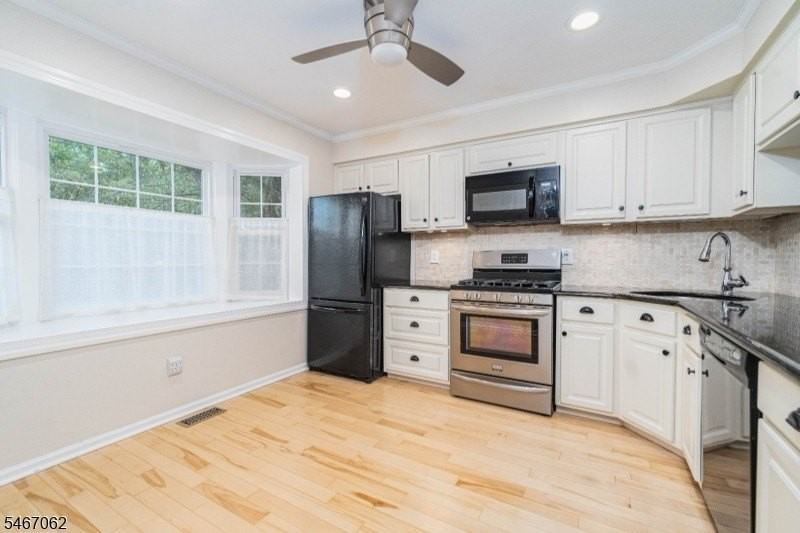 203 Salem Ct - Photo 3 of 27