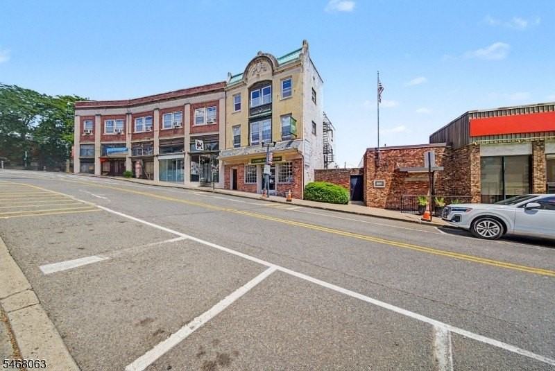 409 Main St #2F - Photo 2 of 21