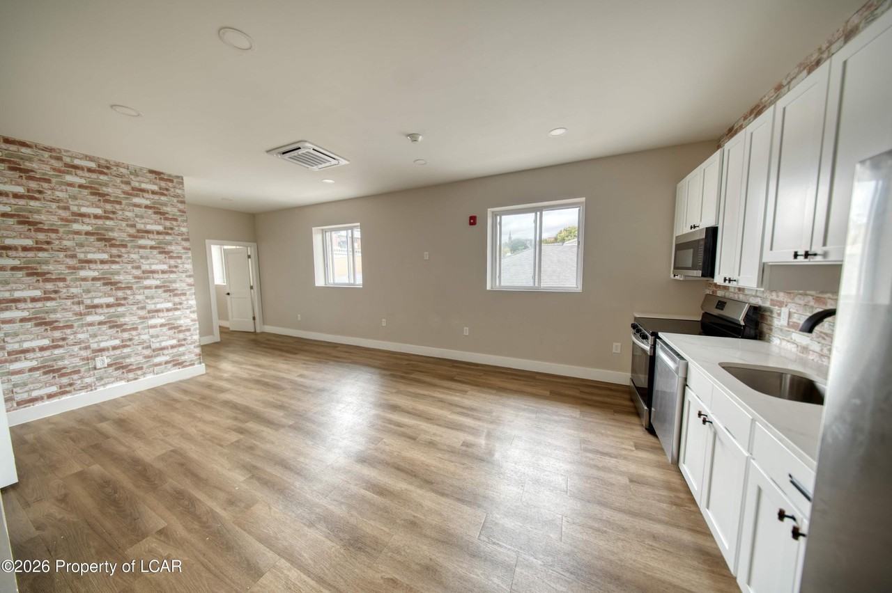 215 Hickory St #10 - Photo 3 of 16