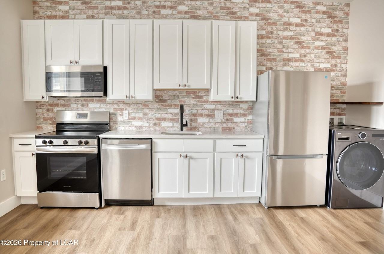 215 Hickory St #10 - Photo 6 of 16