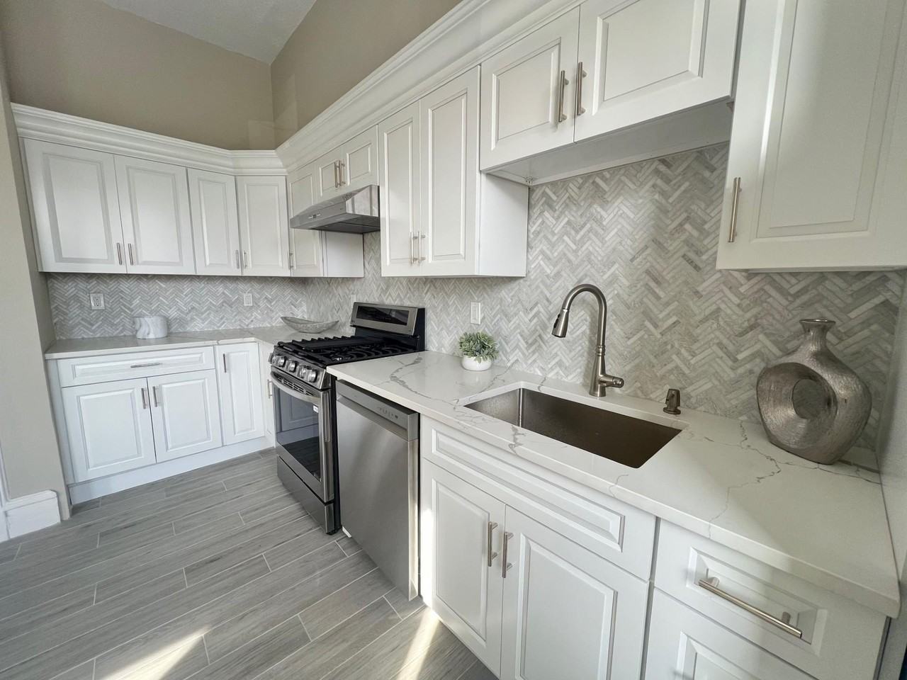 344 Central Ave #2 - Photo 4 of 27