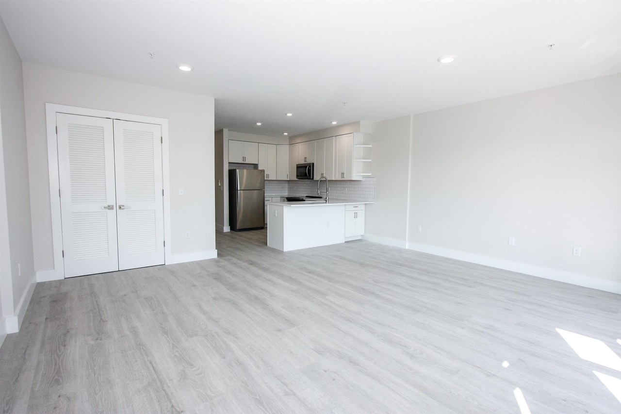 141 Newark Ave #2S - Photo 4 of 15