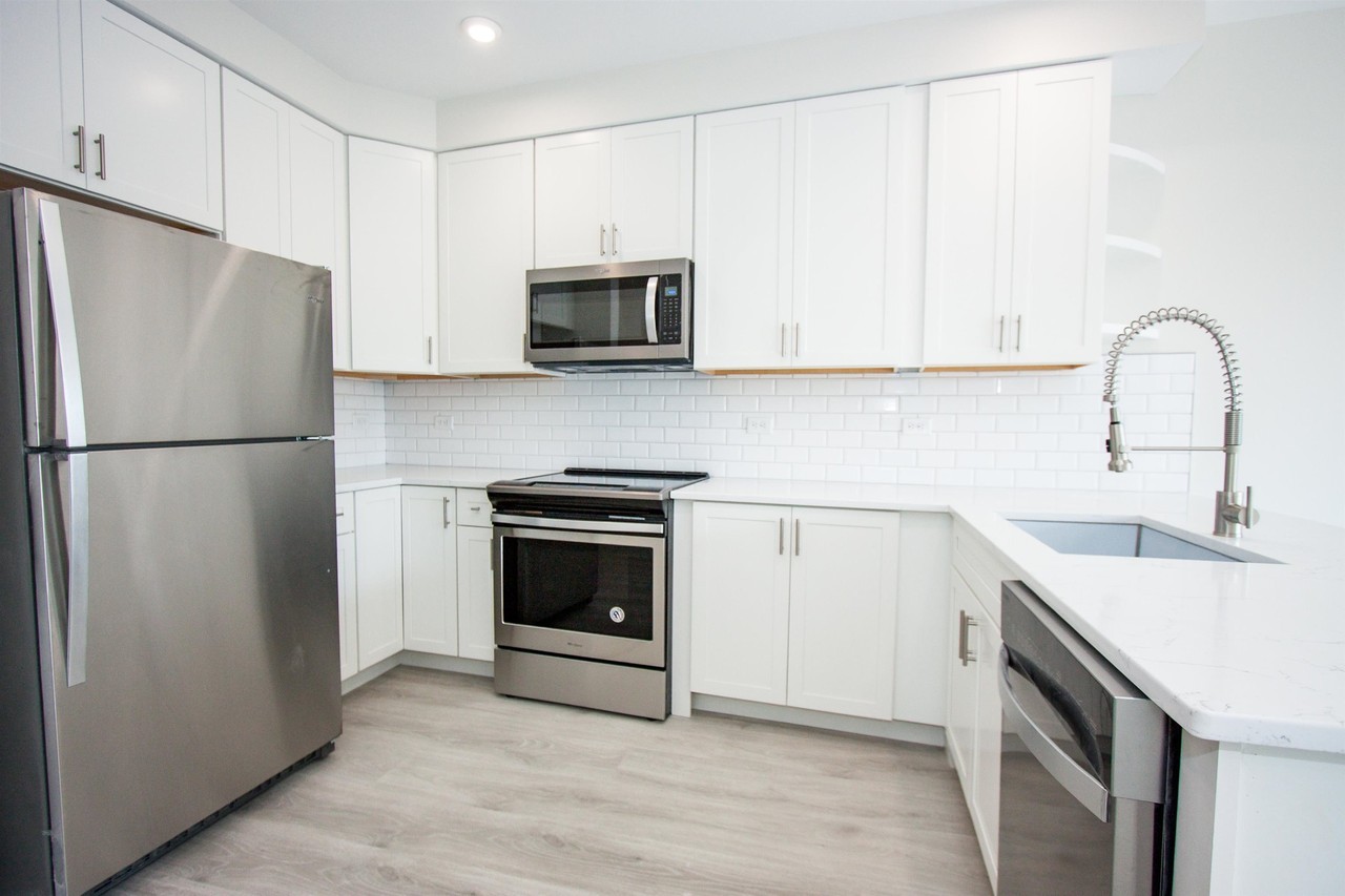141 Newark Ave #2S - Photo 6 of 15