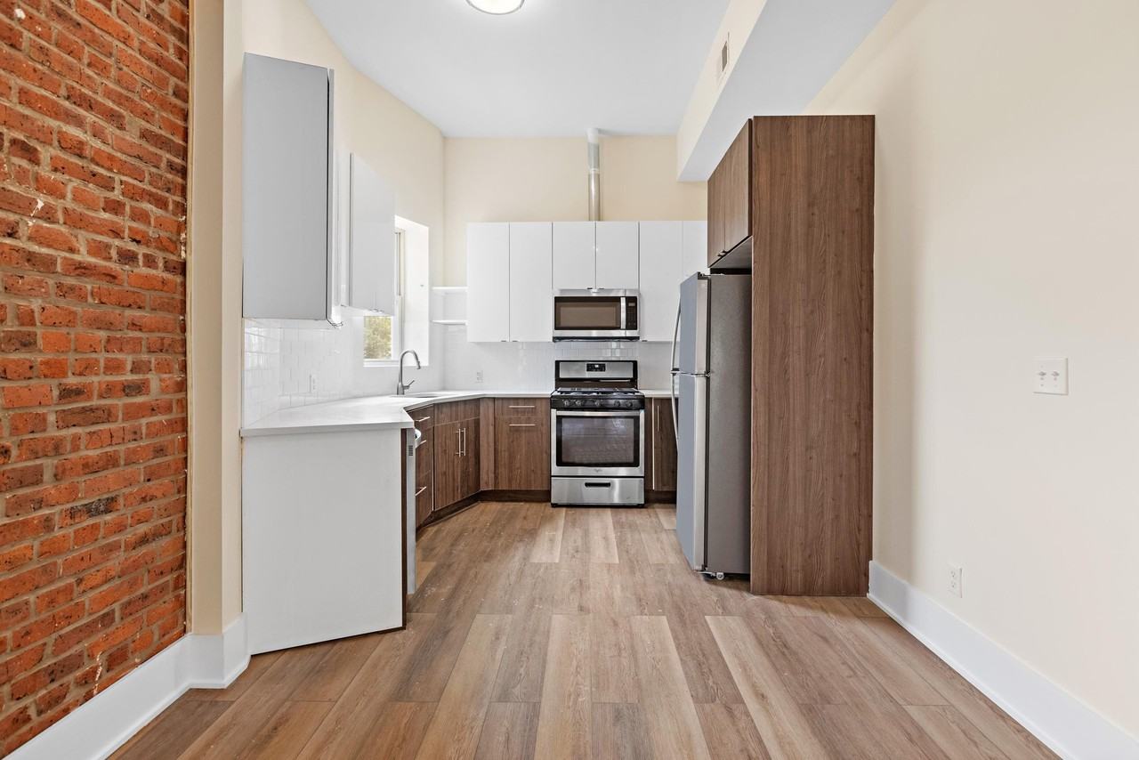300 Clerk St #3L - Photo 2 of 14