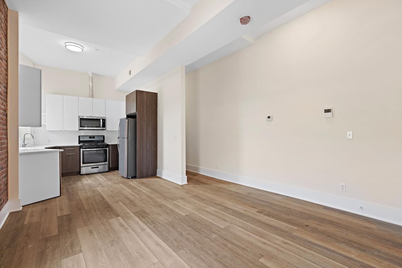300 Clerk St #3L - Photo 4 of 14