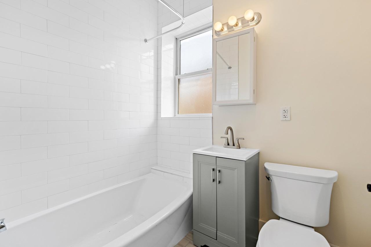 300 Clerk St #3L - Photo 5 of 14