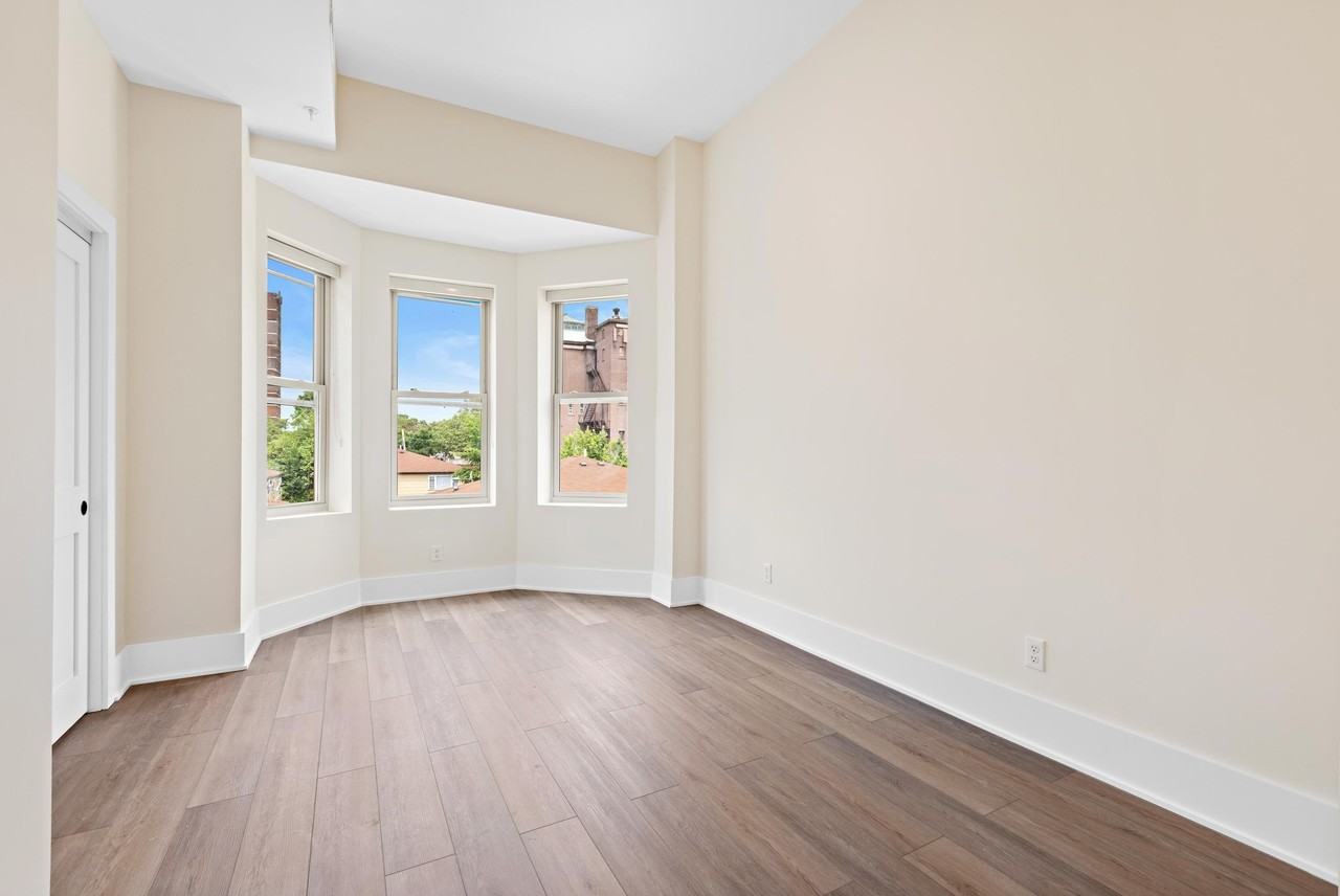 300 Clerk St #3L - Photo 6 of 14