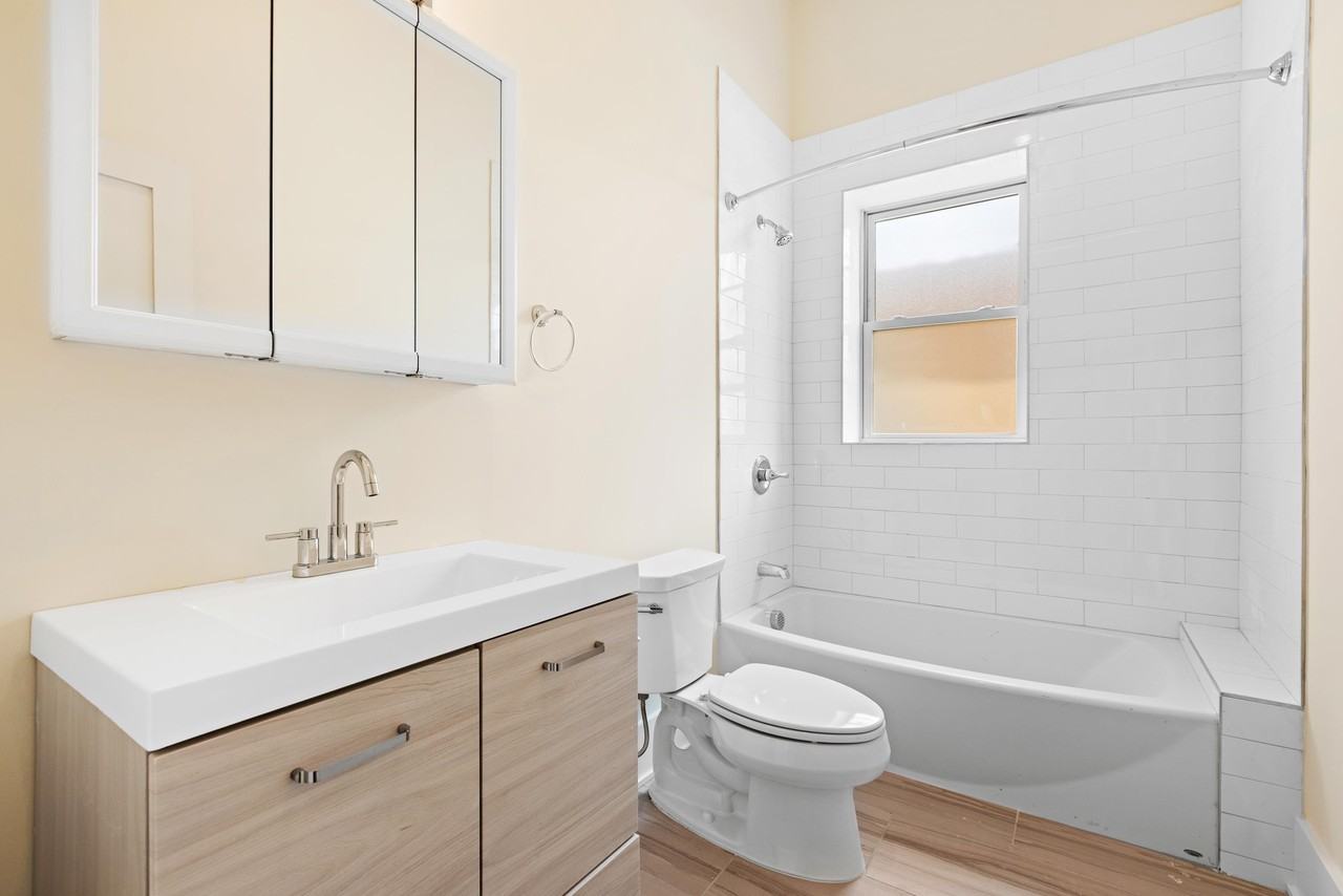 300 Clerk St #3L - Photo 7 of 14