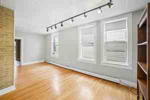 featured image of 89 W 24th St #3