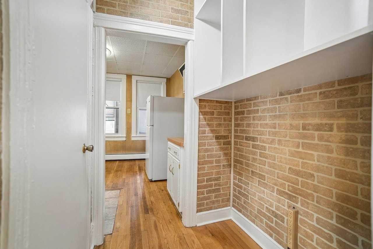 89 W 24th St #3 - Photo 6 of 19