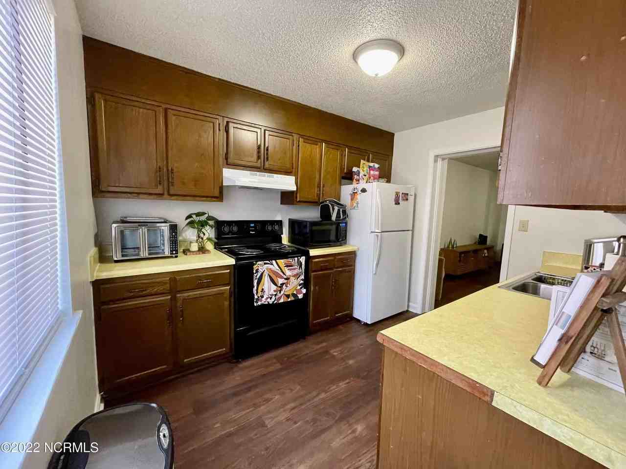 1010 Fayetteville Rd #2 - Photo 3 of 11
