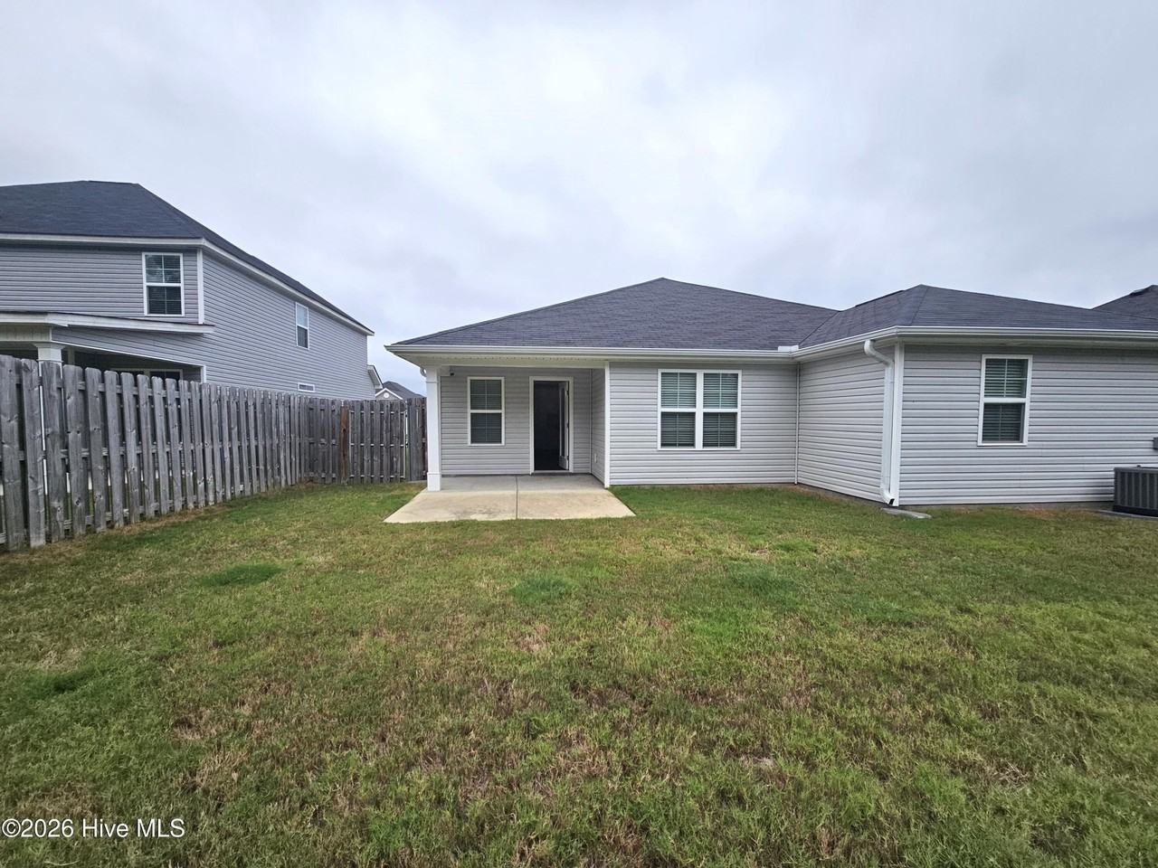 827 Goodale Dr - Photo 2 of 3