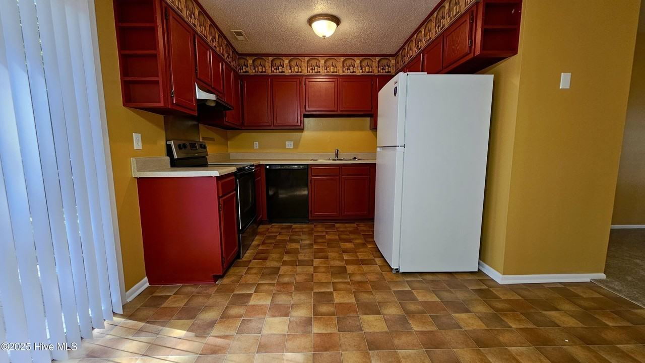 709 Terrace Ct - Photo 7 of 21