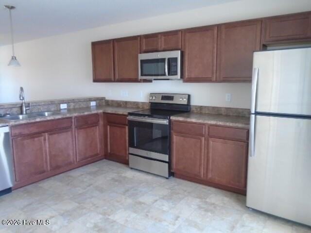 201 E Murrow Ln - Photo 7 of 18