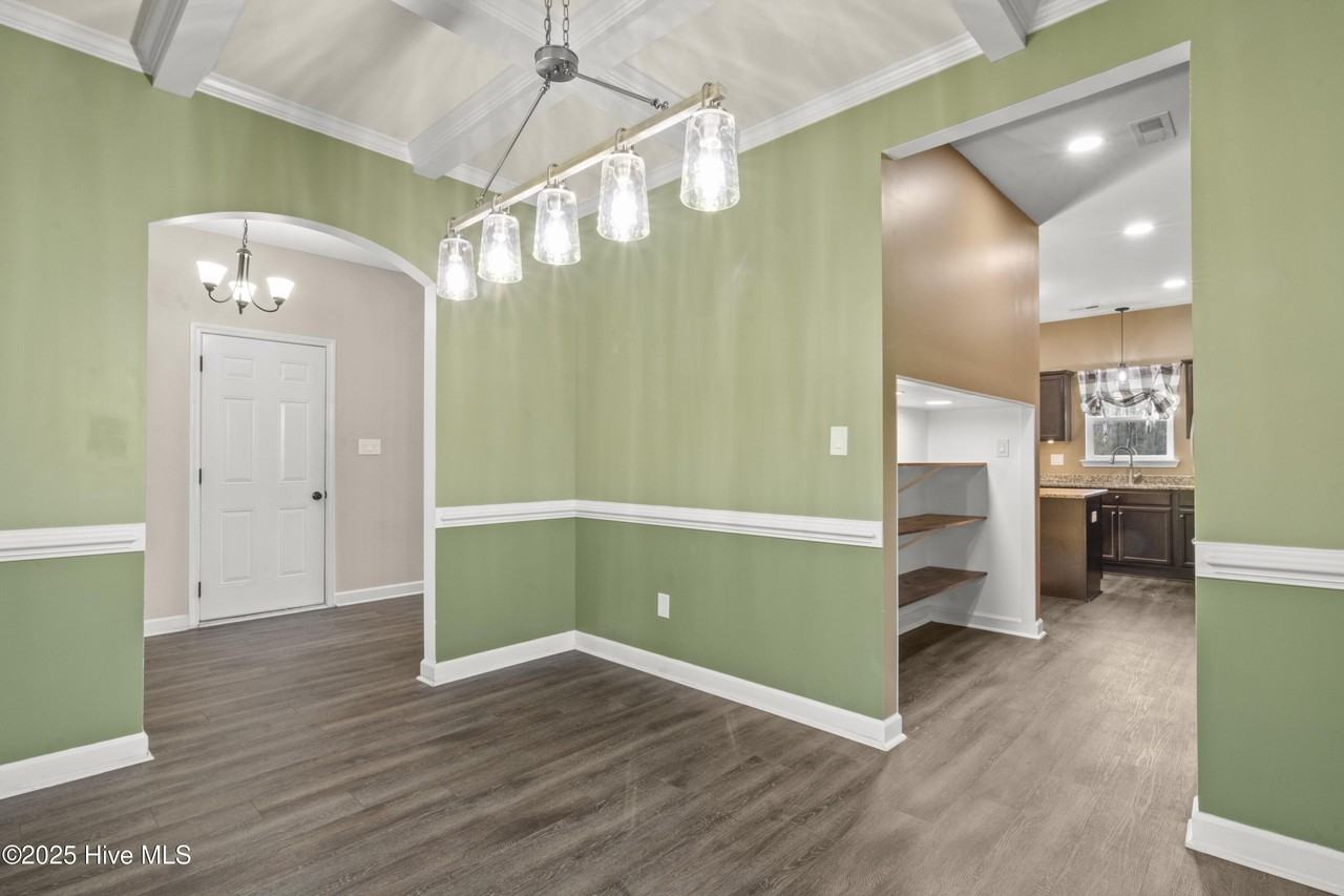 129 Cedar Ridge Dr - Photo 5 of 34