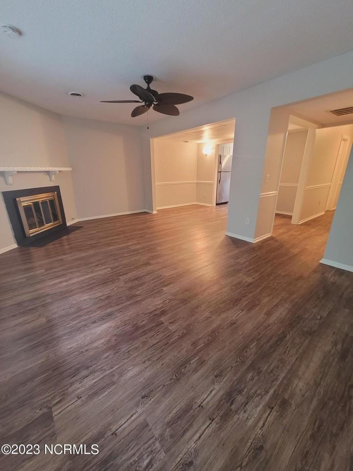 4922 Marlin Ct - Photo 2 of 27