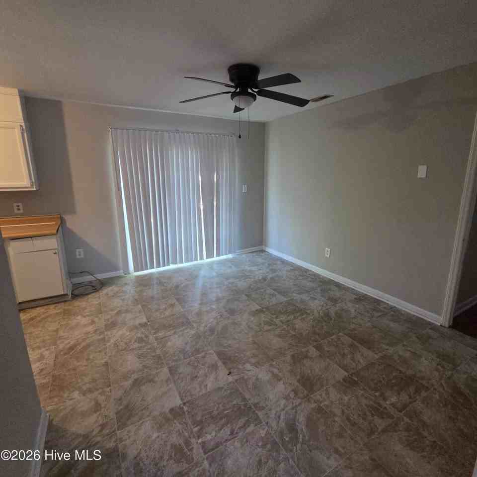 112 Candlewood Dr - Photo 4 of 11