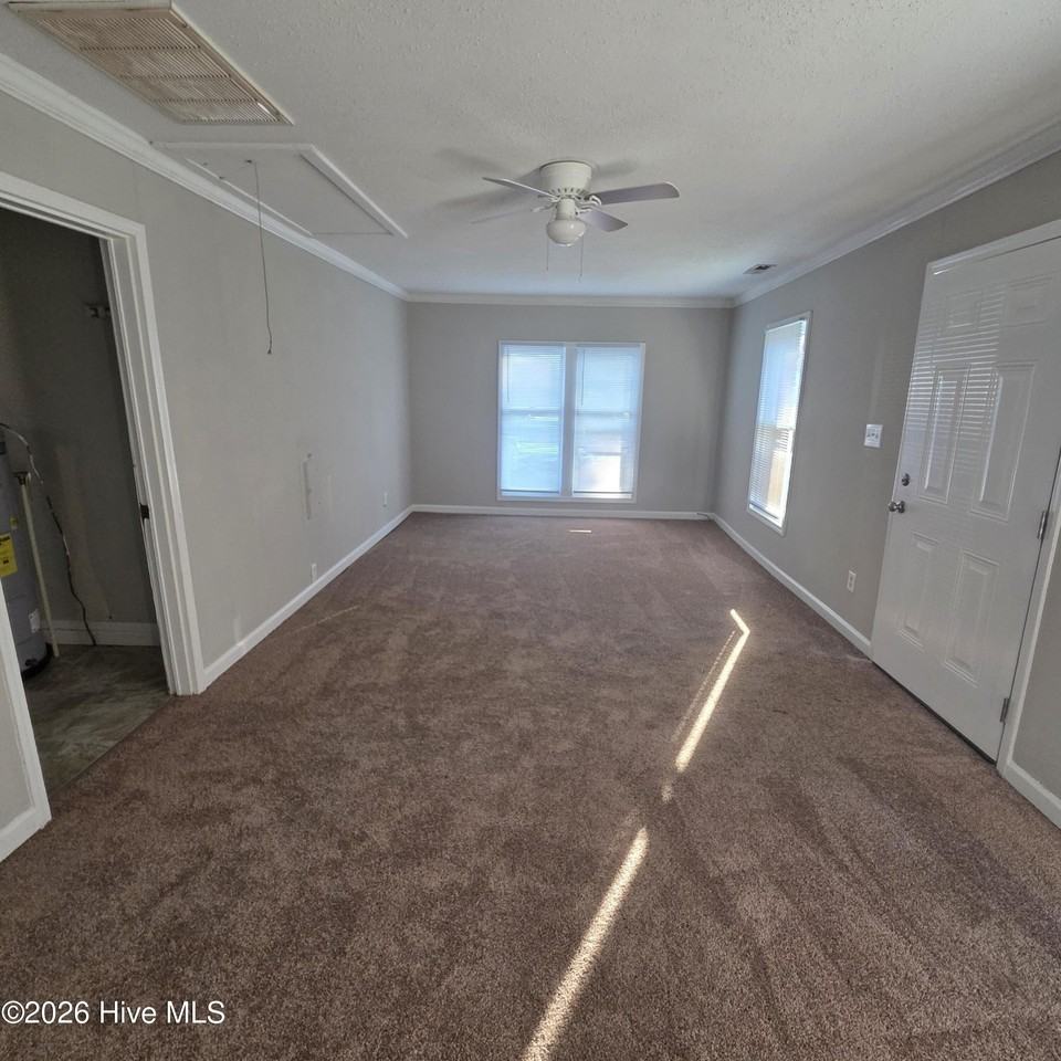 112 Candlewood Dr - Photo 5 of 11