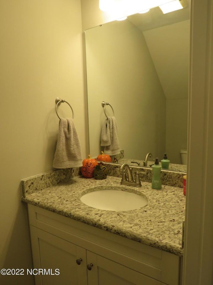 754 W Illinois Ave - Photo 7 of 30