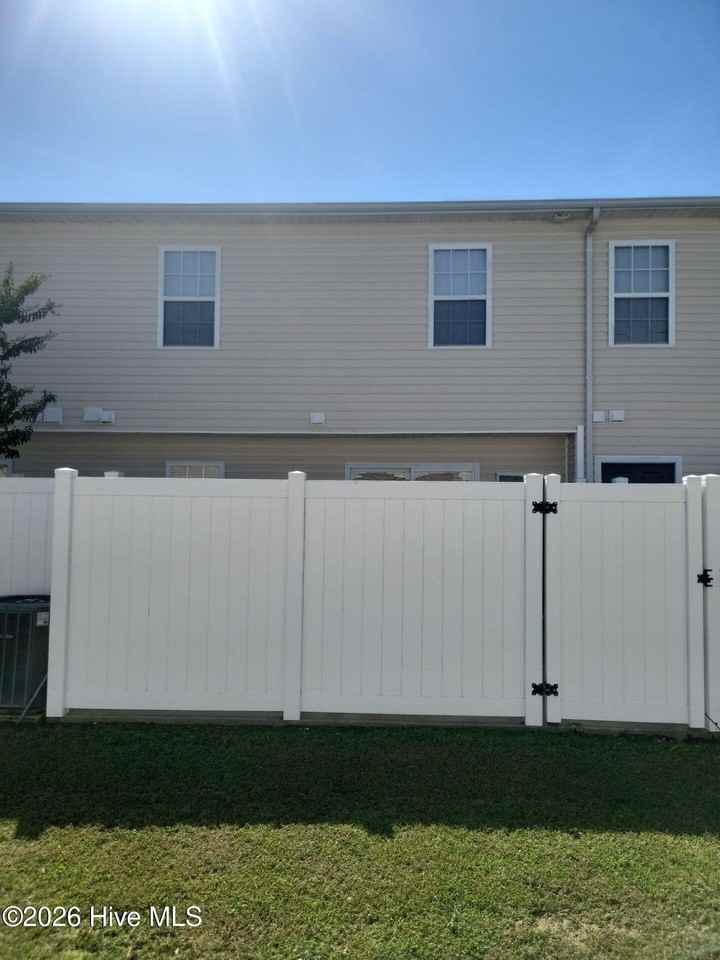 2112 Flagstone Ct #C7 - Photo 2 of 24