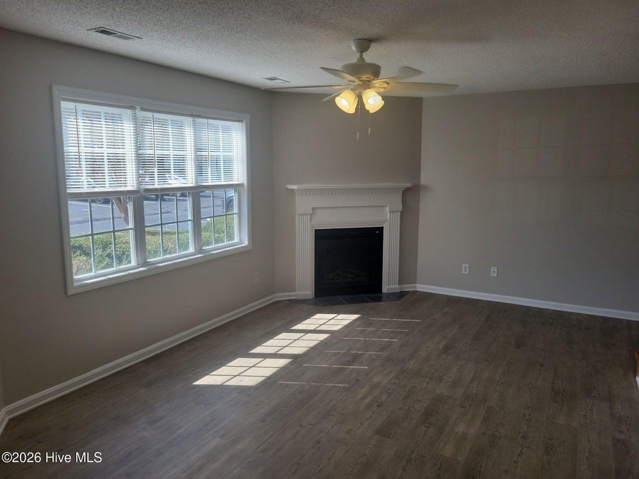 2112 Flagstone Ct #C7 - Photo 4 of 24