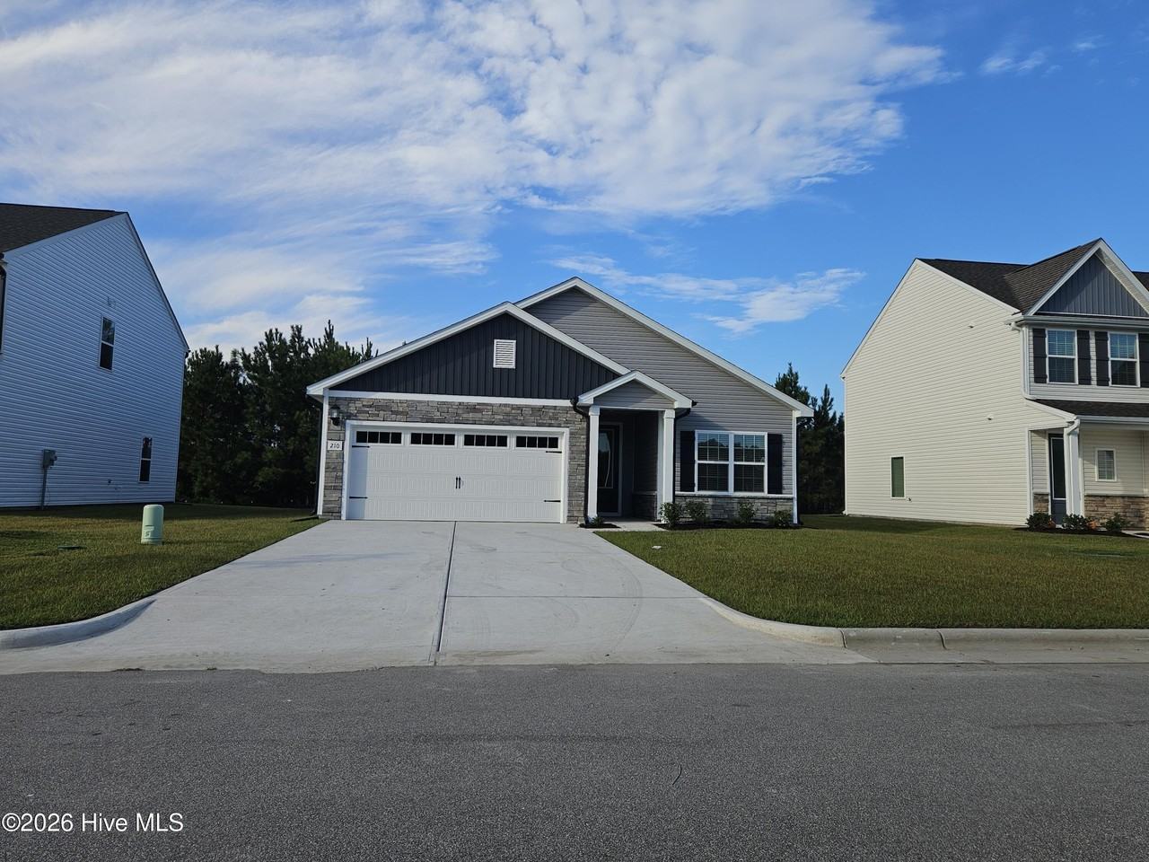 210 S Umbrella Palm Dr - Photo 2 of 25