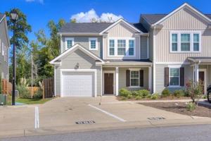 featured image of 689 Aberdeen Cir